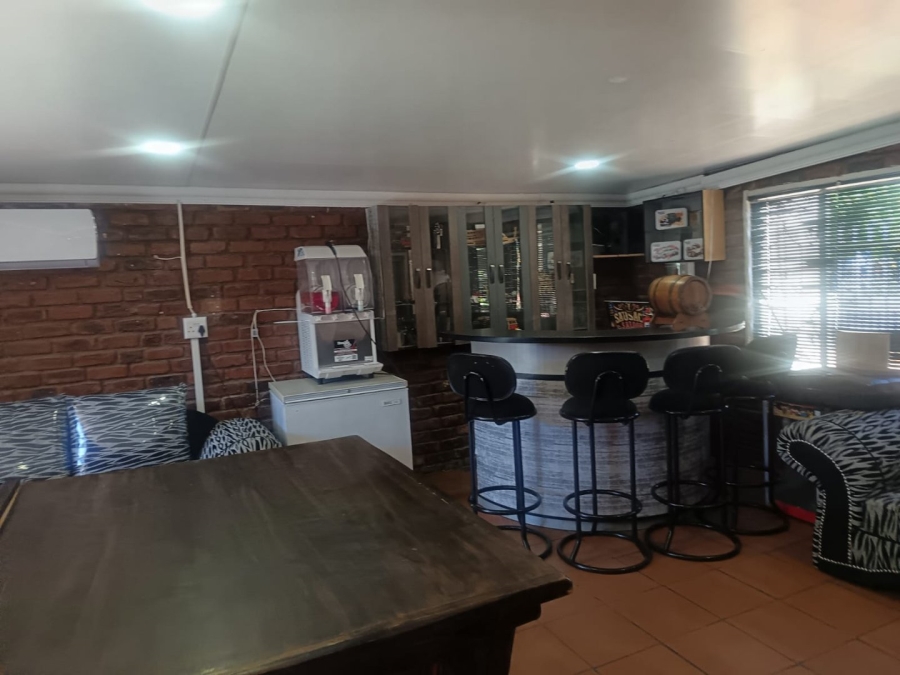 4 Bedroom Property for Sale in Herlear Northern Cape